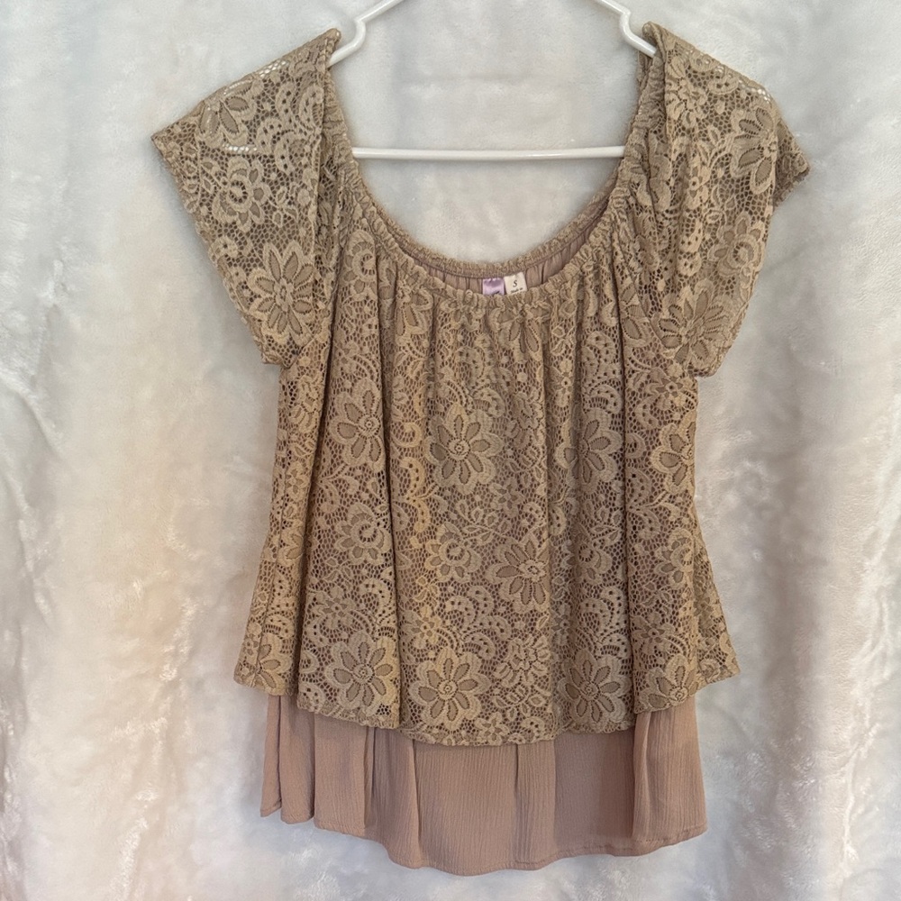 Francesca's Floral Lace Blouse